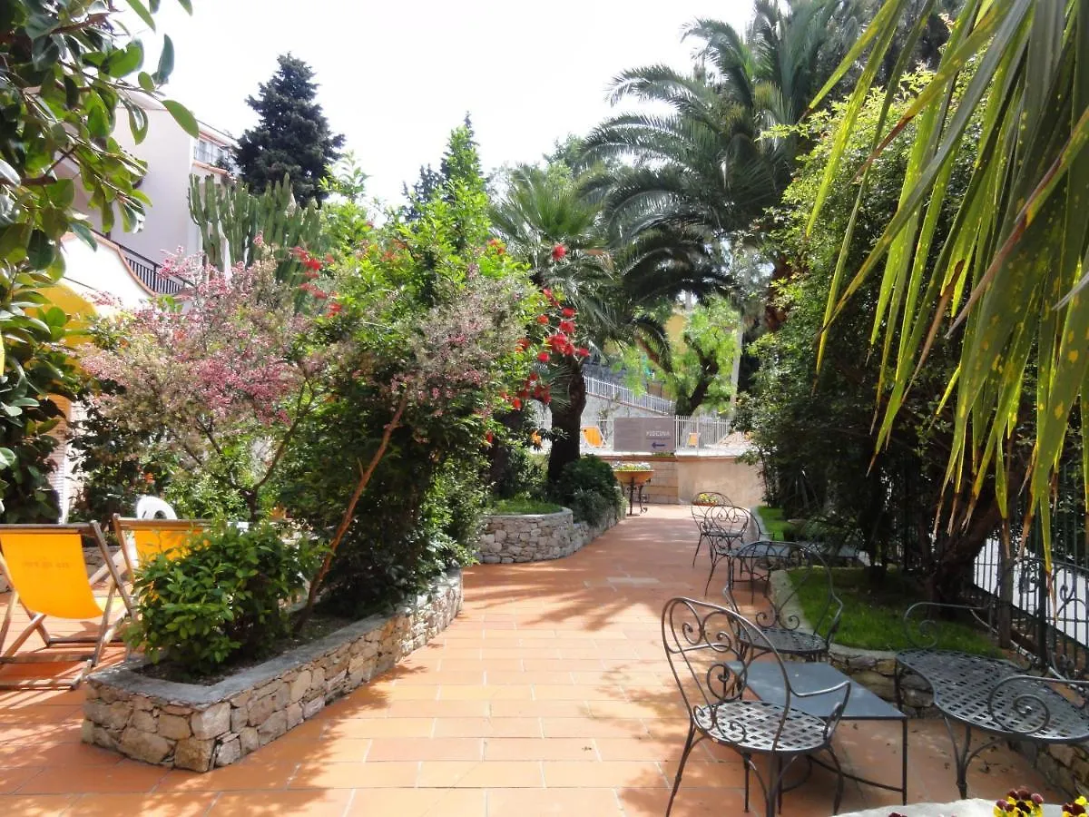 Aparthotel Residence Dei Fiori Pietra Ligure