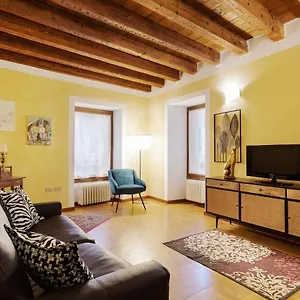 Antica Charming Flat Italia